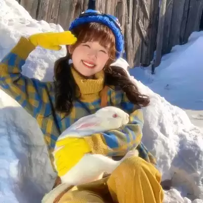 仰映容
